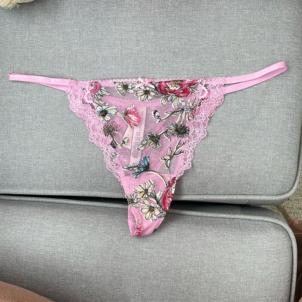 Victorias Secret NWT Pink floral thong